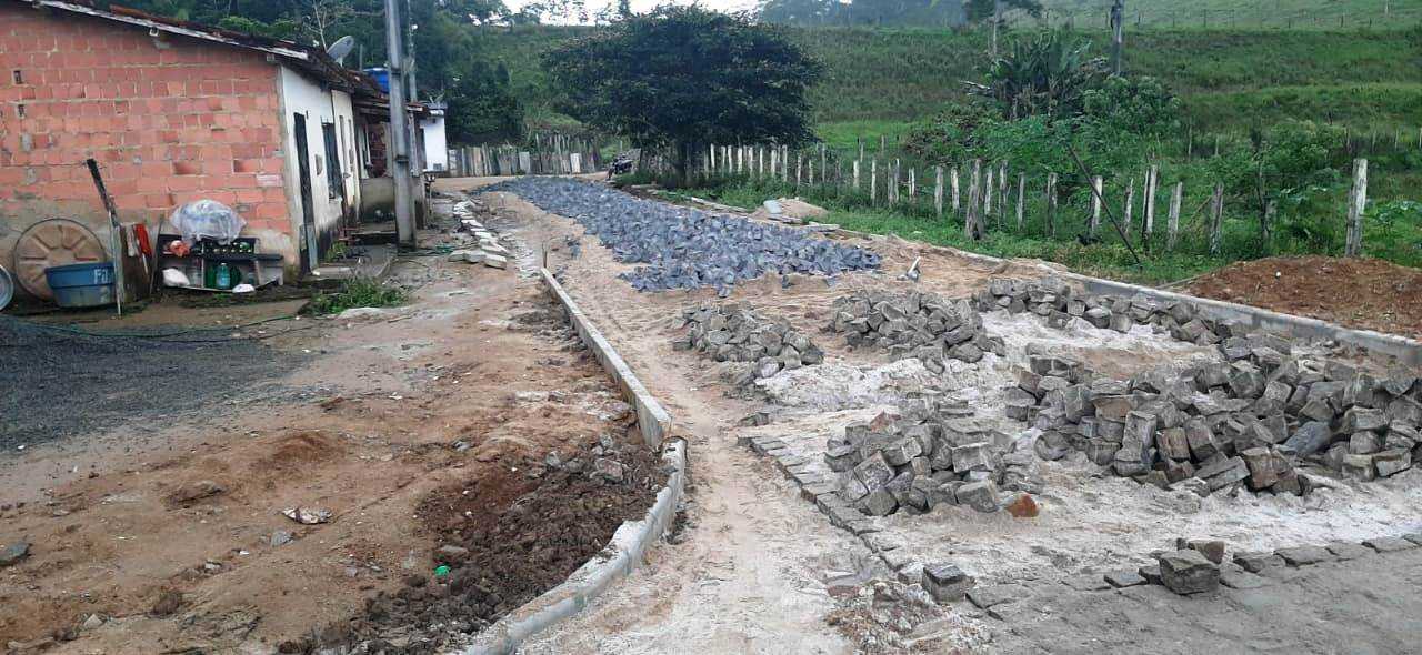 Camacã: Mais 2 ruas em fase de conclusão em São João do Panelinha